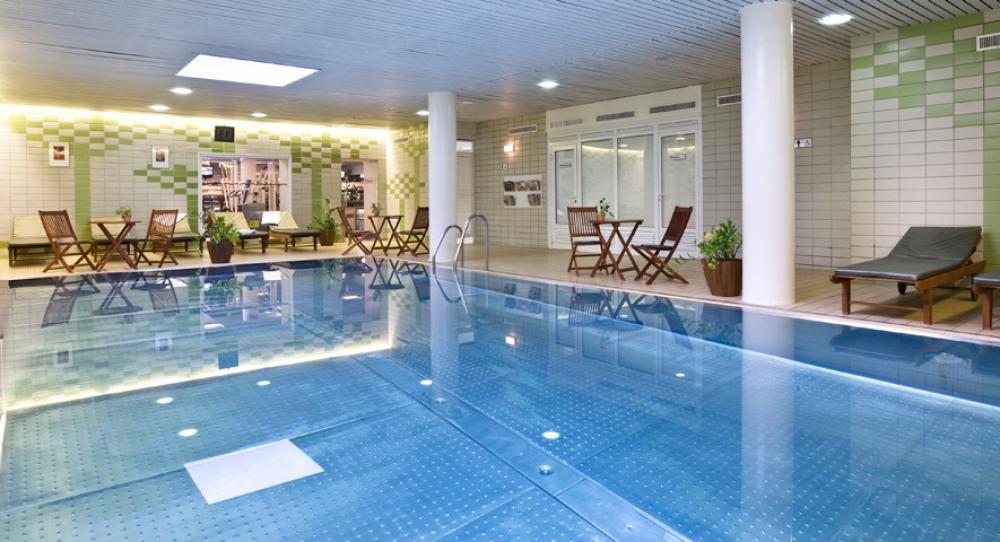 Hotel Flamenco Budapest swimming pool maxi929